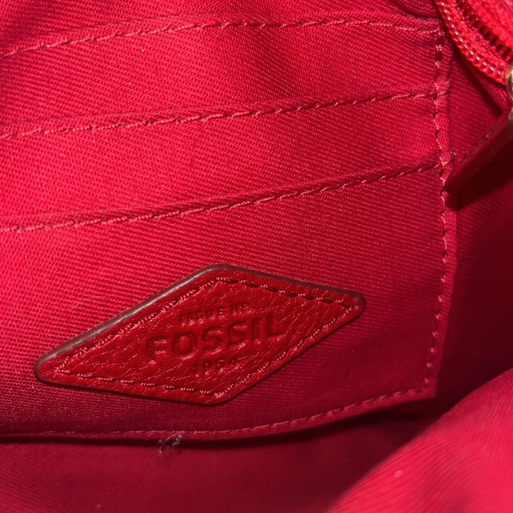 Genuine leather crossbody bag. Red fossil crossbody purse - Picture 12 of 15